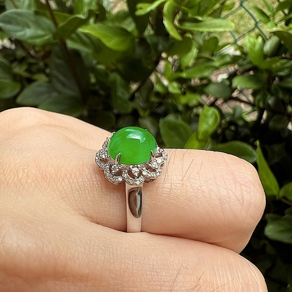 Certified Untreated Imperial Emerald Green Burma Jadeite w/diamonds 18k Ring - Picture 16 of 17